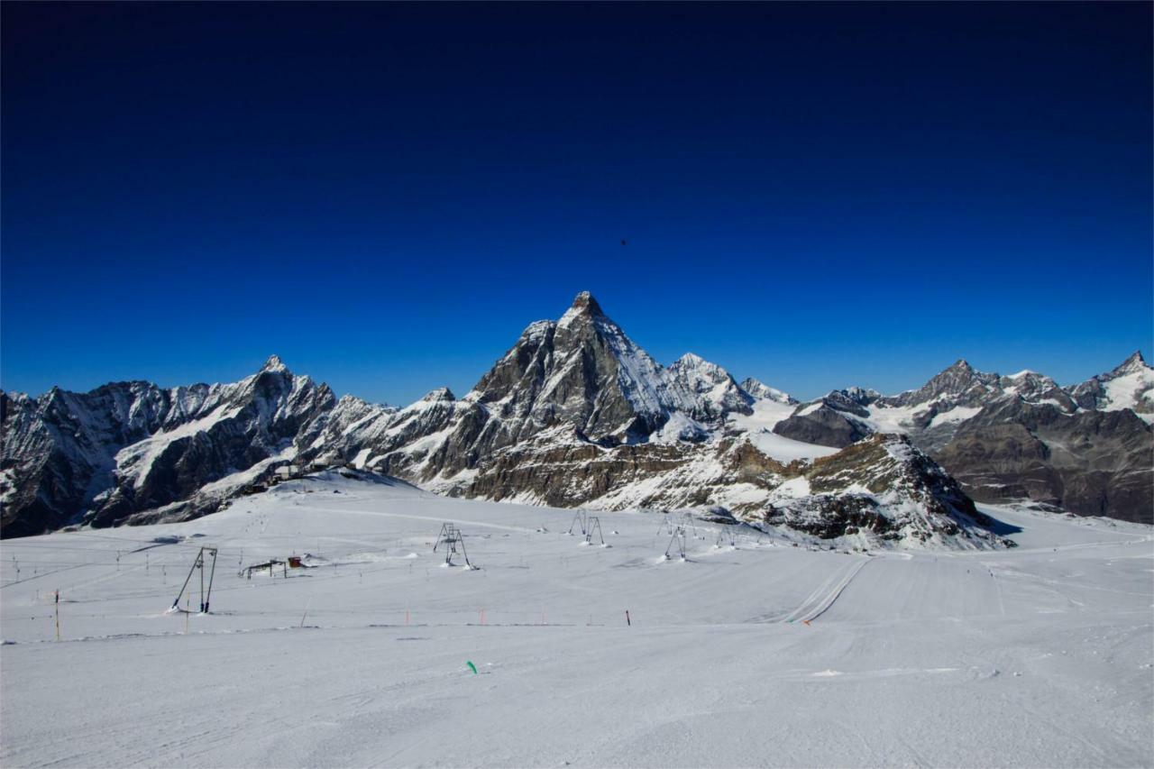 Hotel Petit Palais Breuil-Cervinia Εξωτερικό φωτογραφία